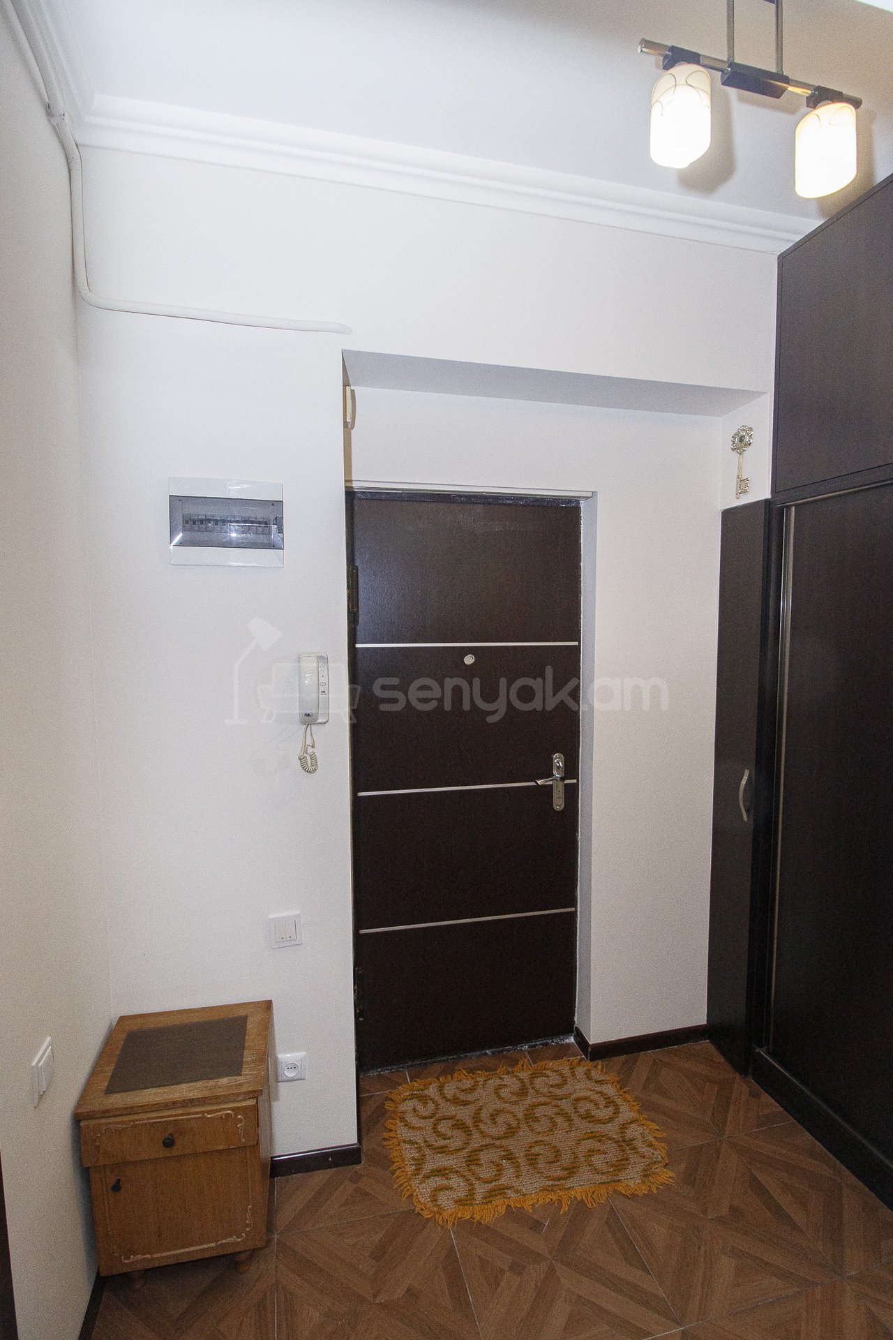 2 Սենյականոց Բնակարան Քարե Շենքում, 50քմ, 4/5 հարկ, Կապիտալ Վերանորոգված