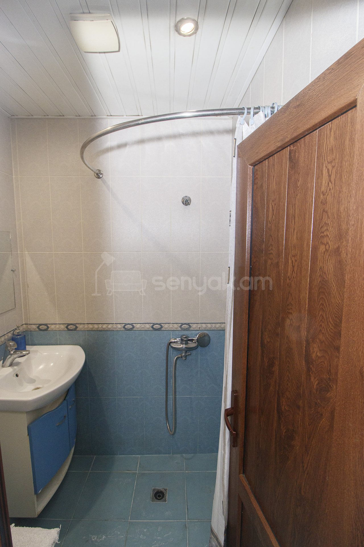2 Սենյականոց Բնակարան Քարե Շենքում, 50քմ, 4/5 հարկ, Կապիտալ Վերանորոգված