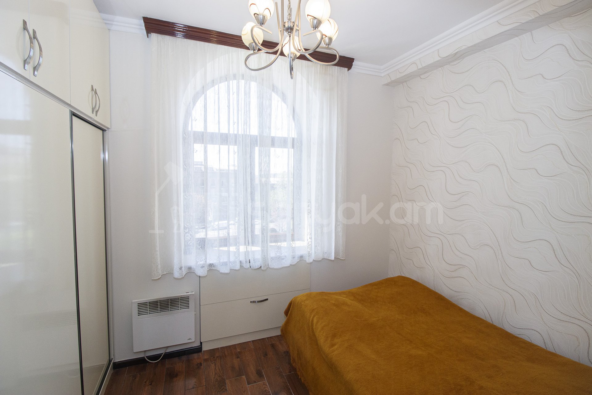 2 Սենյականոց Բնակարան Քարե Շենքում, 50քմ, 4/5 հարկ, Կապիտալ Վերանորոգված