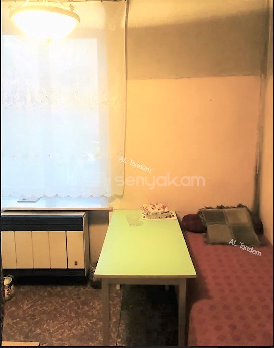 1 Սենյականոց Բնակարան Քարե Շենքում, 34քմ, 2/5 հարկ, Պետական Վիճակում