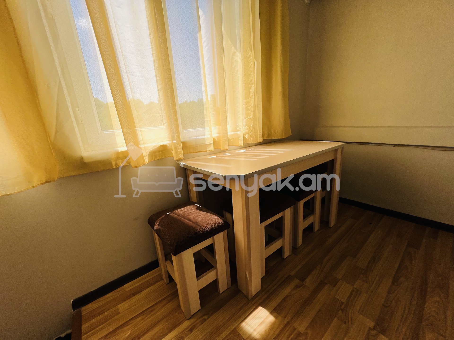 1 Սենյականոց Բնակարան, 38քմ, 3/3 հարկ, Դիզայներական Վերանորոգված