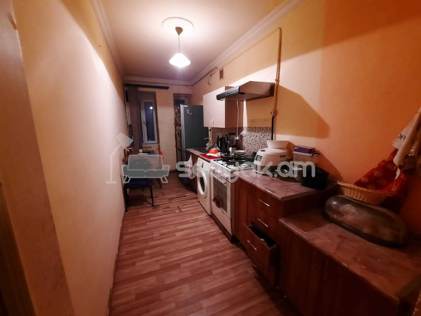 3 Սենյականոց Բնակարան Քարե Շենքում, 79քմ, 1/5 հարկ, Կոսմետիկ Վերանորոգված