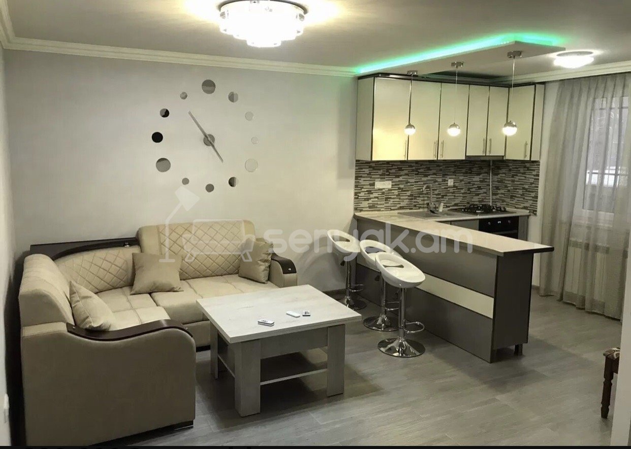 2 Սենյականոց Բնակարան Քարե Շենքում, 35քմ, 1/4 հարկ, Դիզայներական Վերանորոգված, Կահավորված, Արևկող