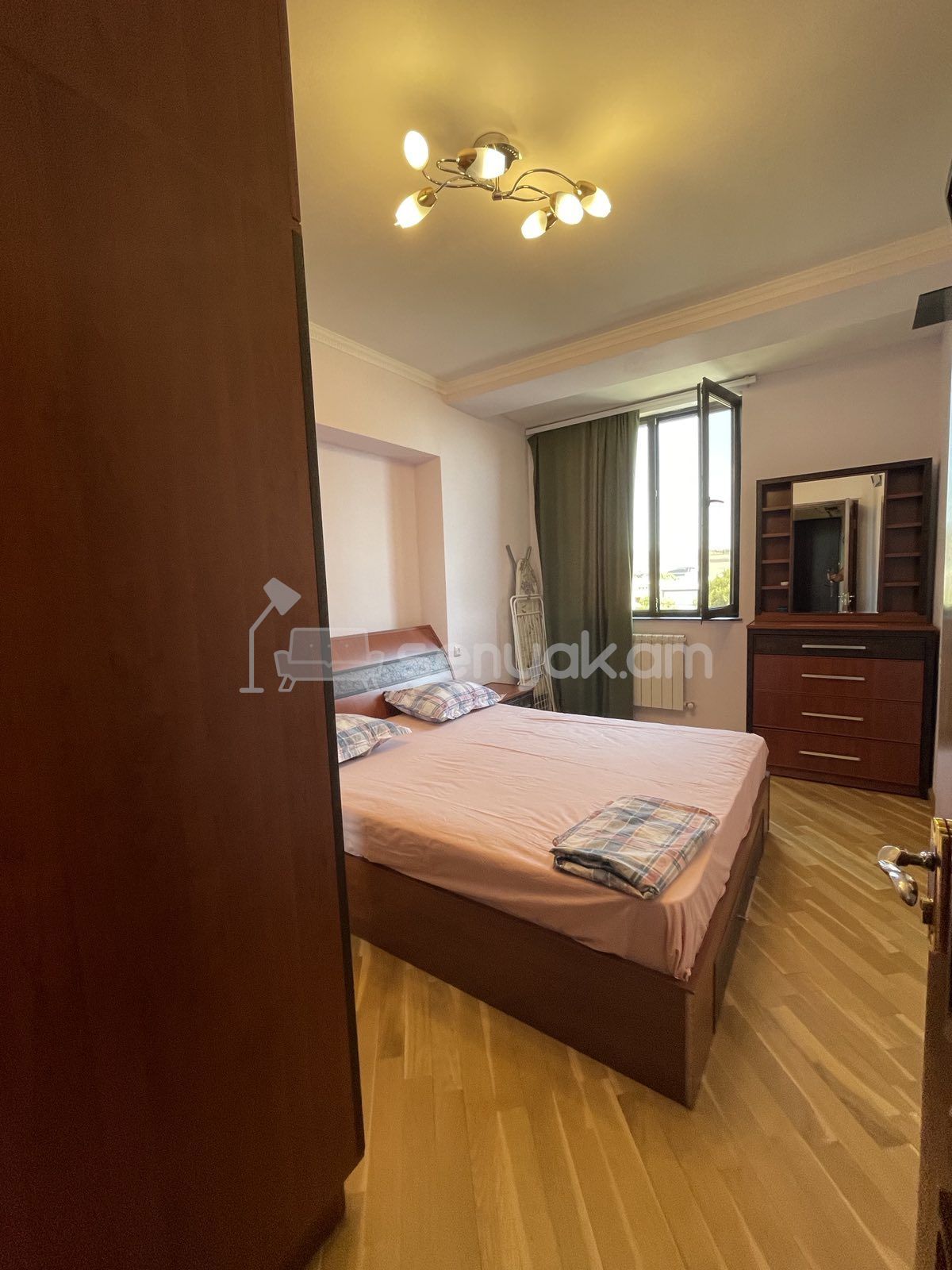 2 Սենյականոց Բնակարան, 50քմ, 8/9 հարկ, Նորմալ Վիճակում, Կահավորված, Արևկող