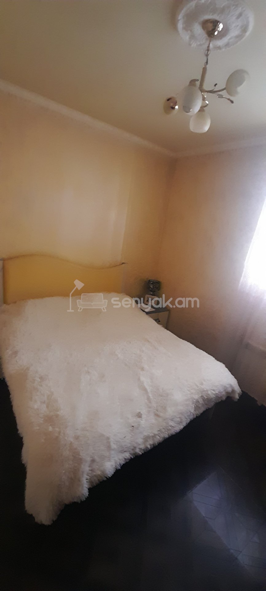 4 Սենյականոց Բնակարան Քարե Շենքում, 130քմ, 5/5 հարկ, Կապիտալ Վերանորոգված