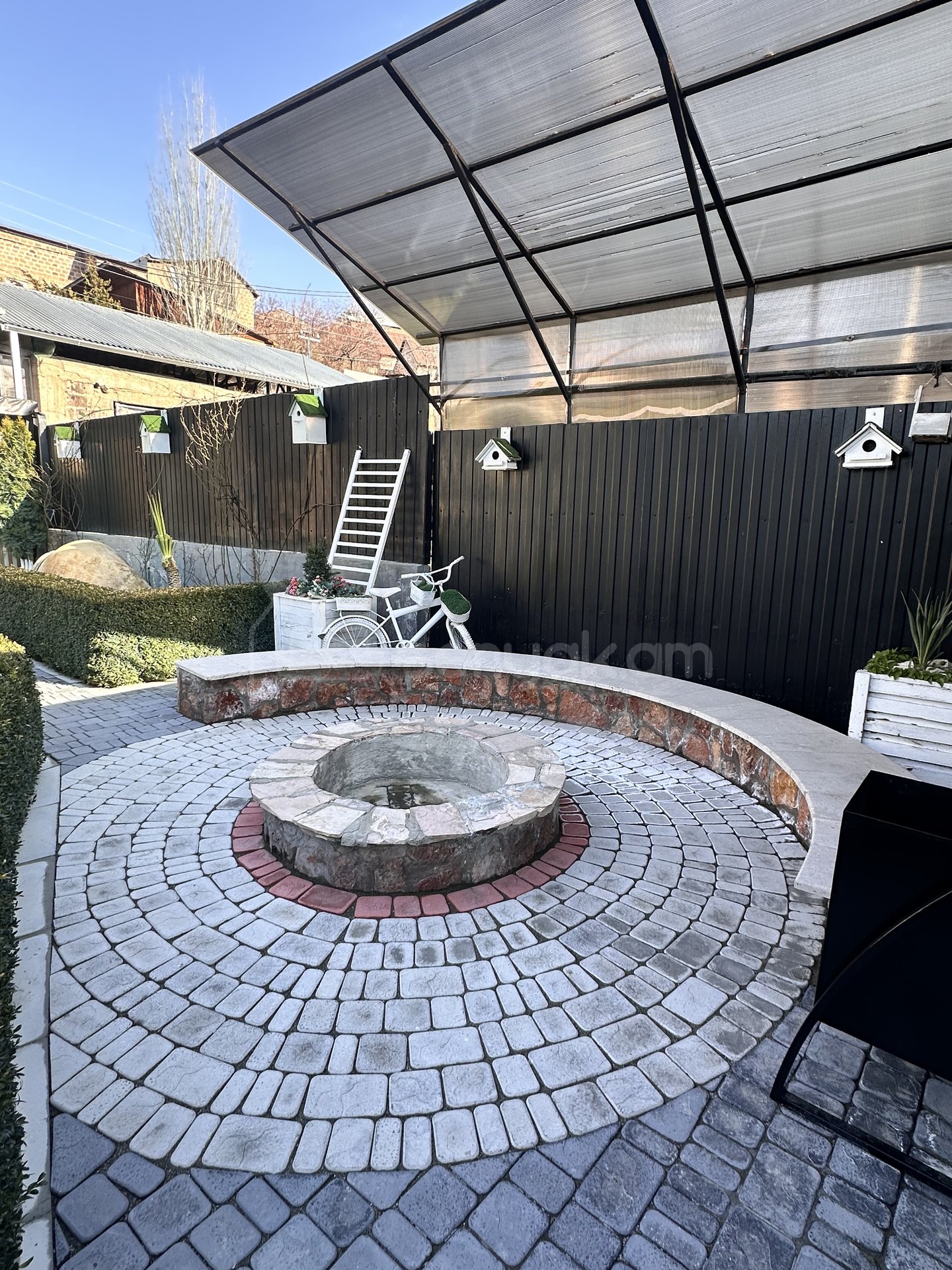 5 Սենյականոց Ամառանոց, 200քմ, Կահավորված, Լողավազանով, Ավտոտնակով