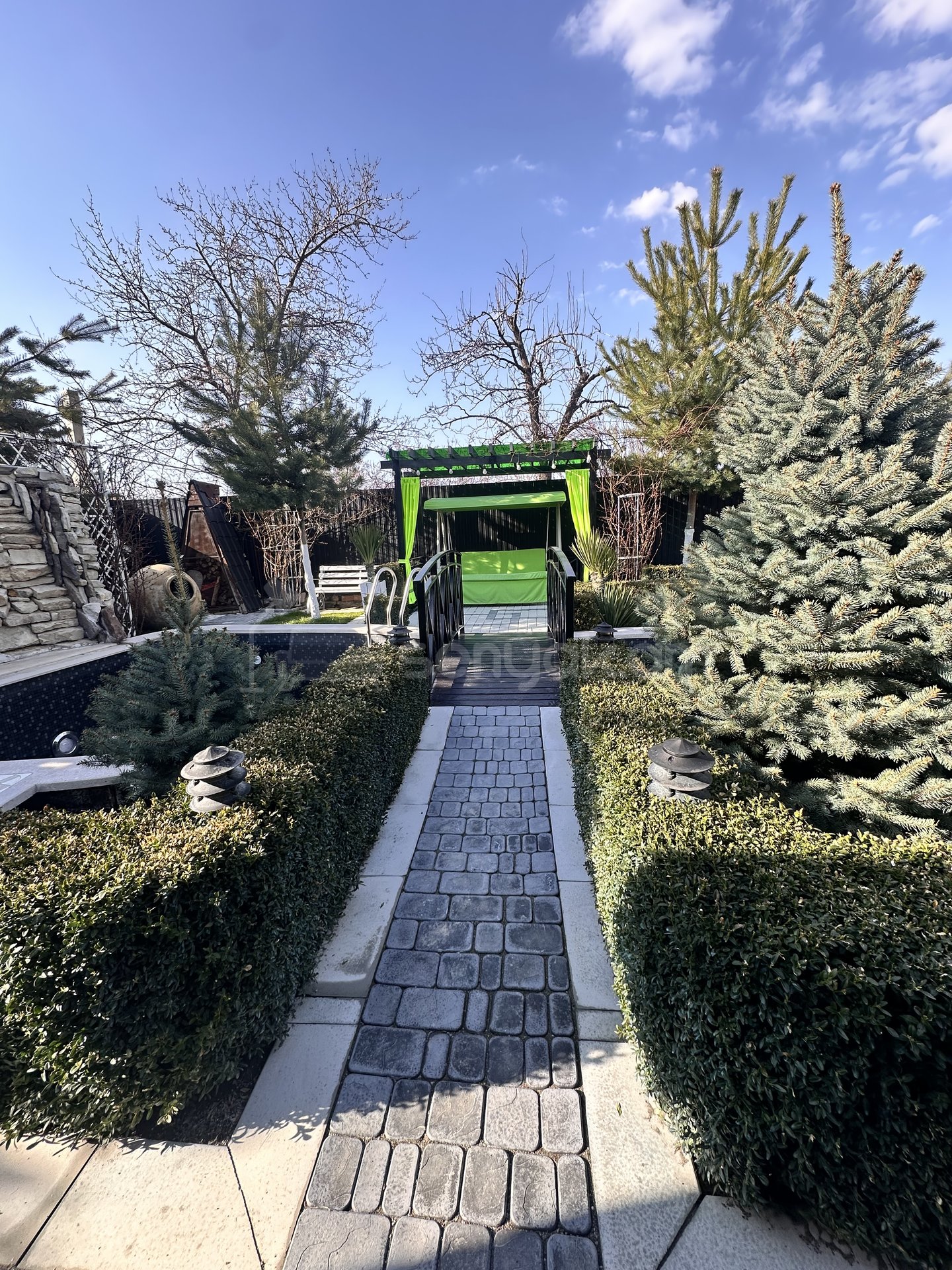 5 Սենյականոց Ամառանոց, 200քմ, Կահավորված, Լողավազանով, Ավտոտնակով