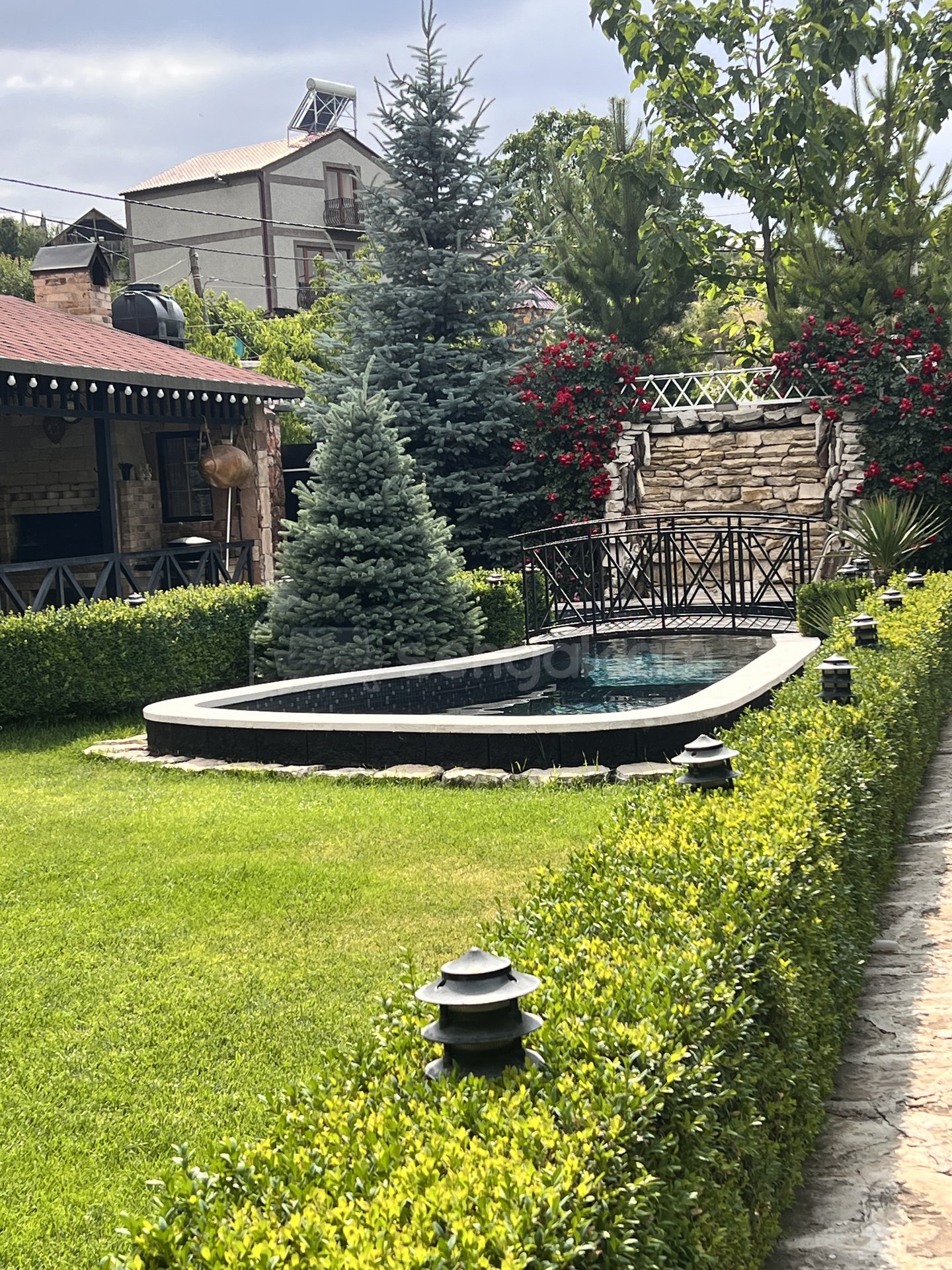5 Սենյականոց Ամառանոց, 200քմ, Կահավորված, Լողավազանով, Ավտոտնակով