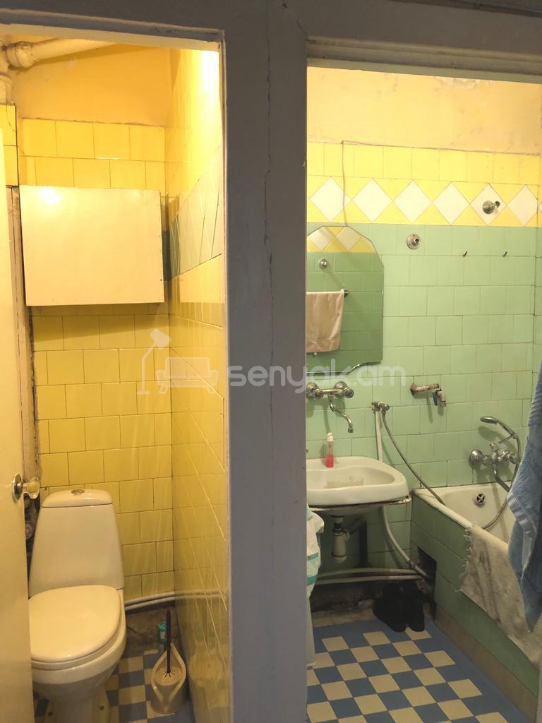 3 Սենյականոց Բնակարան Քարե Շենքում, 76քմ, 4/5 հարկ, Նորմալ Վիճակում