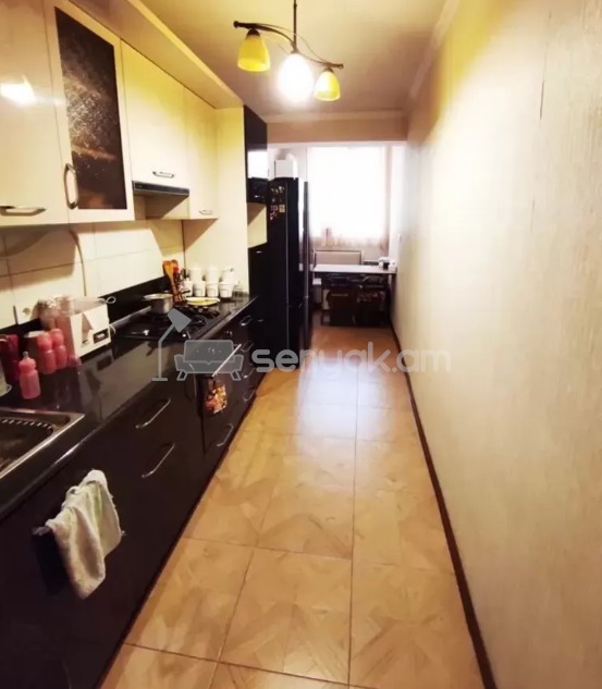 3 Սենյականոց Բնակարան Քարե Շենքում, 78քմ, 4/5 հարկ, Կապիտալ Վերանորոգված