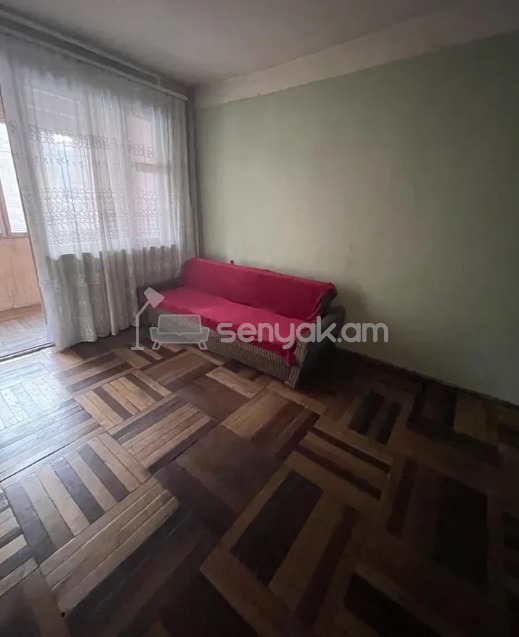 4 Սենյականոց Բնակարան Քարե Շենքում, 100քմ, 2/7 հարկ, Պետական Վիճակում