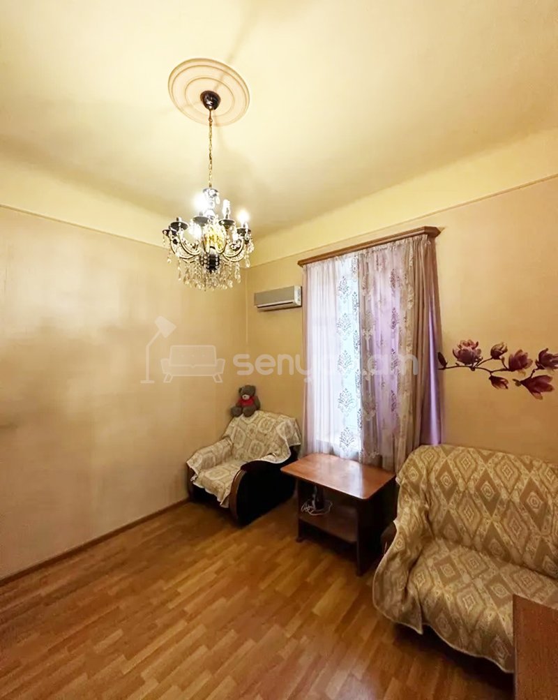 1 Սենյականոց Բնակարան Քարե Շենքում, 46քմ, 2/2 հարկ, Պետական Վիճակում