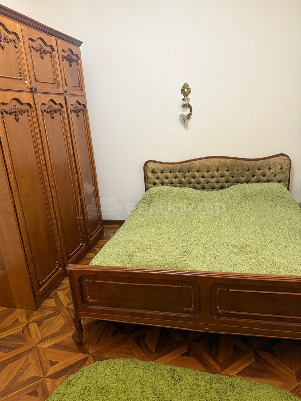 2 Սենյականոց Բնակարան Քարե Շենքում, 60քմ, 1/3 հարկ, Նորմալ Վիճակում, Կահավորված, Արևկող