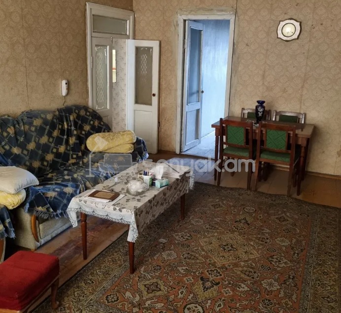 3 Սենյականոց Բնակարան Քարե Շենքում, 88քմ, 3/4 հարկ, Պետական Վիճակում