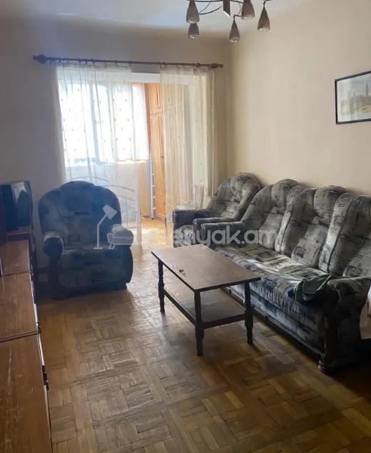 1 Սենյականոց Բնակարան Քարե Շենքում, 40քմ, 2/5 հարկ, Նորմալ Վիճակում