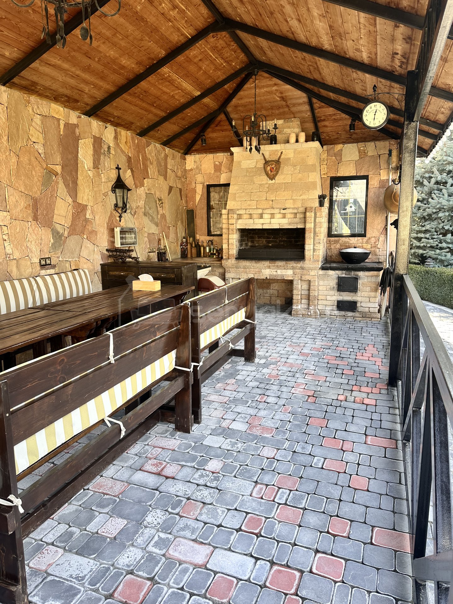 4 Սենյականոց Շքեղ Առանձնատուն, 300քմ, Լողավազանով