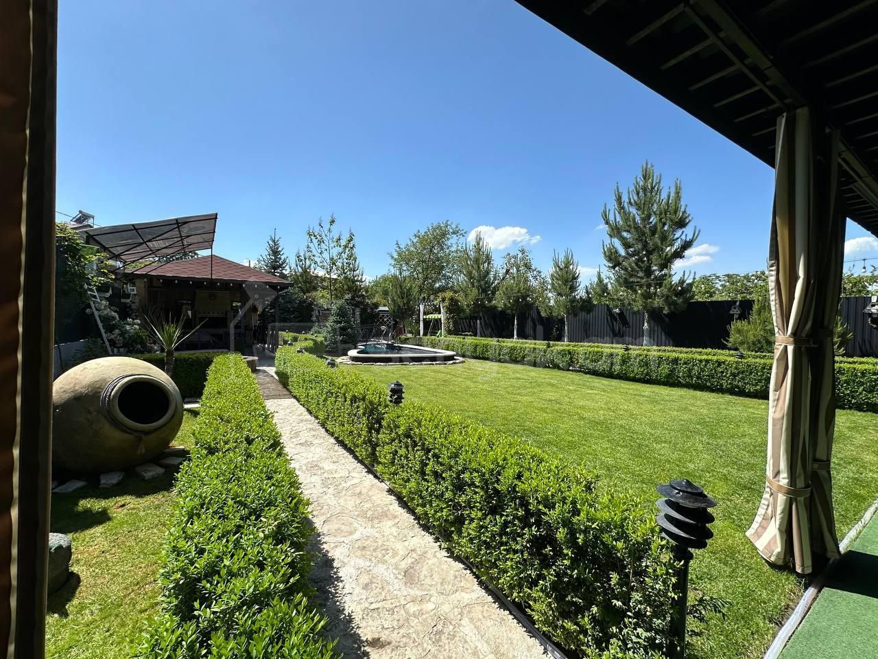 4 Սենյականոց Շքեղ Առանձնատուն, 300քմ, Լողավազանով