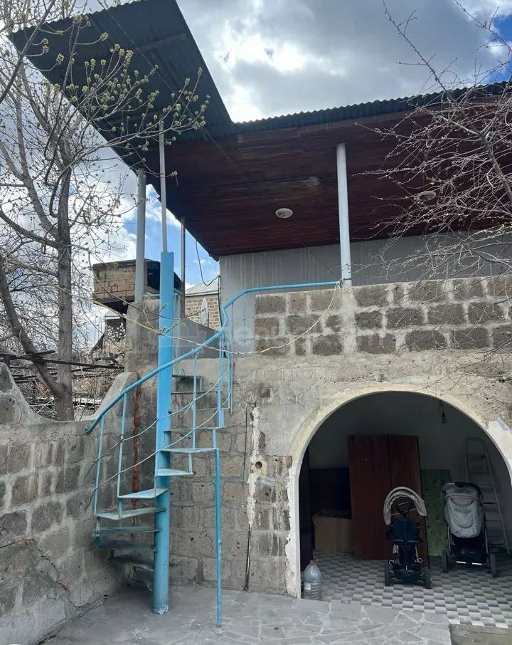 4 Սենյականոց Սեփական Տուն, 160քմ, Նորմալ Վիճակում, Ավտոտնակով