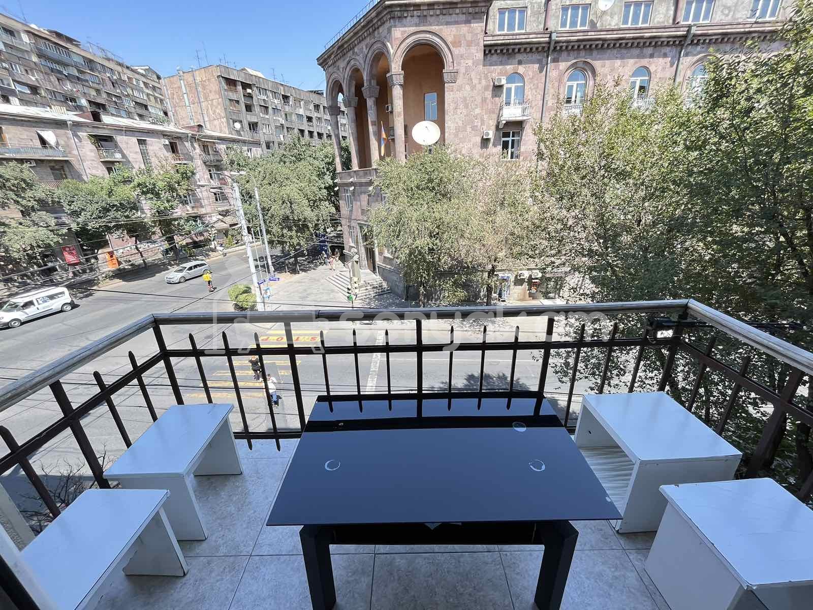 3 Սենյականոց Բնակարան, 50քմ, 3/5 հարկ, Կապիտալ Վերանորոգված