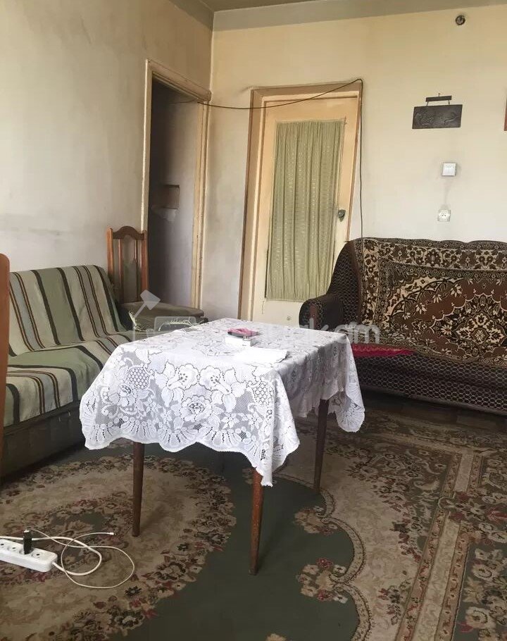 3 Սենյականոց Բնակարան Քարե Շենքում, 75քմ, 4/5 հարկ, Պետական Վիճակում