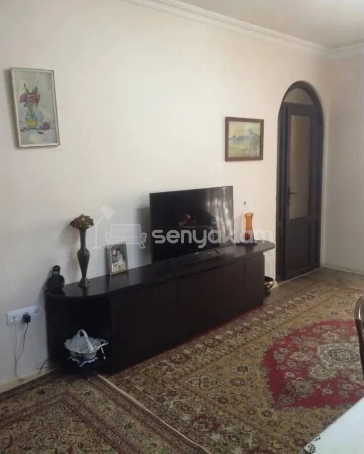 2 Սենյականոց Բնակարան Քարե Շենքում, 54քմ, 3/4 հարկ, Կոսմետիկ Վերանորոգված
