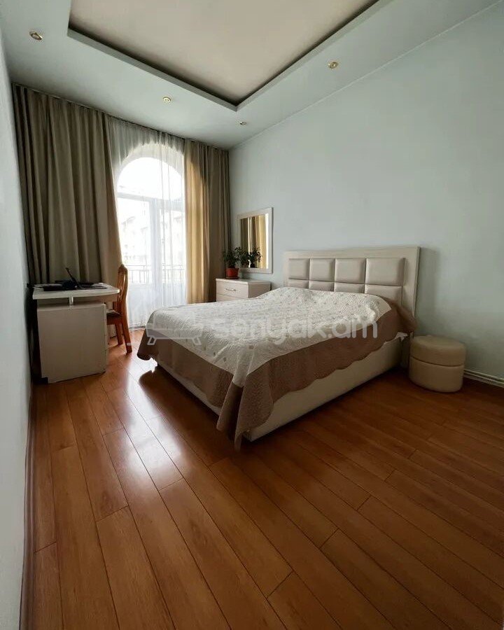 2 Սենյականոց Բնակարան Քարե Շենքում, 64քմ, 5/5 հարկ, Դիզայներական Վերանորոգված
