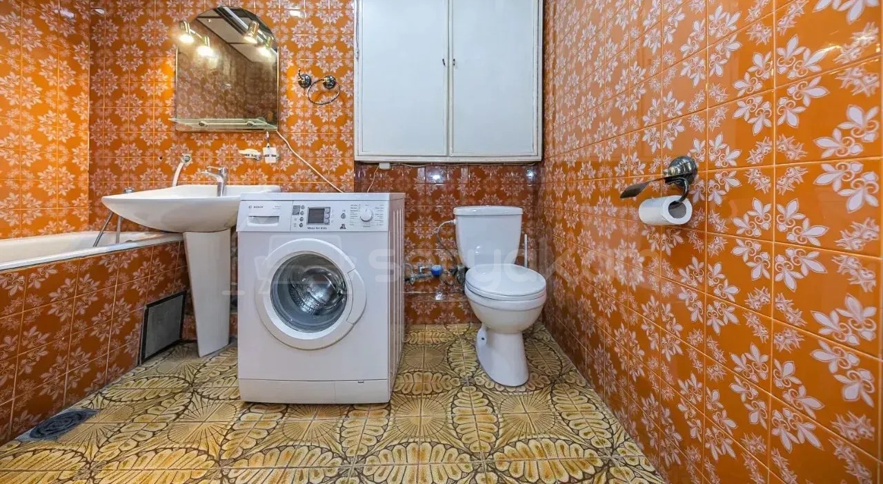 4 Սենյականոց Բնակարան, 95քմ, 8/9 հարկ, Նորմալ Վիճակում