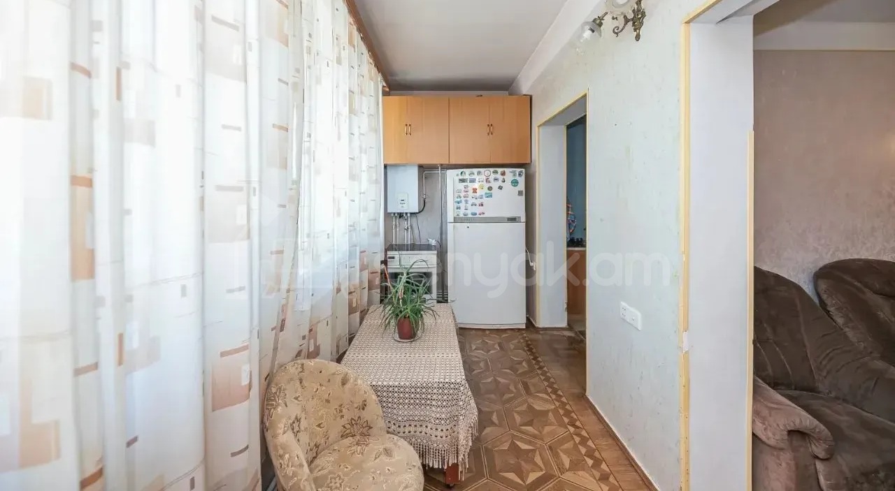 4 Սենյականոց Բնակարան, 95քմ, 8/9 հարկ, Նորմալ Վիճակում