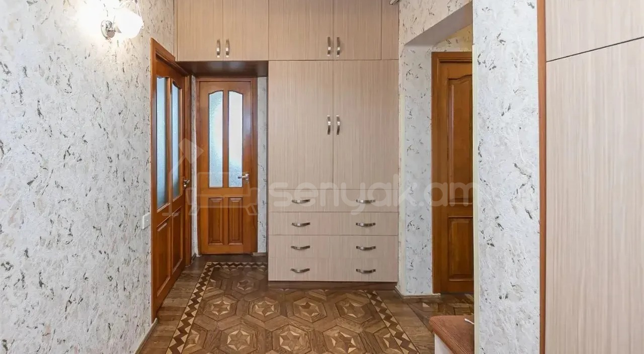 4 Սենյականոց Բնակարան, 95քմ, 8/9 հարկ, Նորմալ Վիճակում