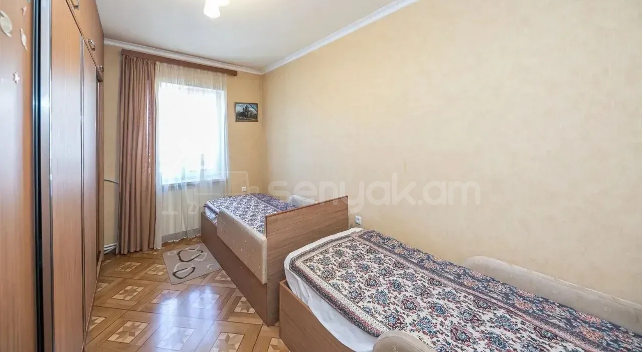 4 Սենյականոց Բնակարան, 95քմ, 8/9 հարկ, Նորմալ Վիճակում