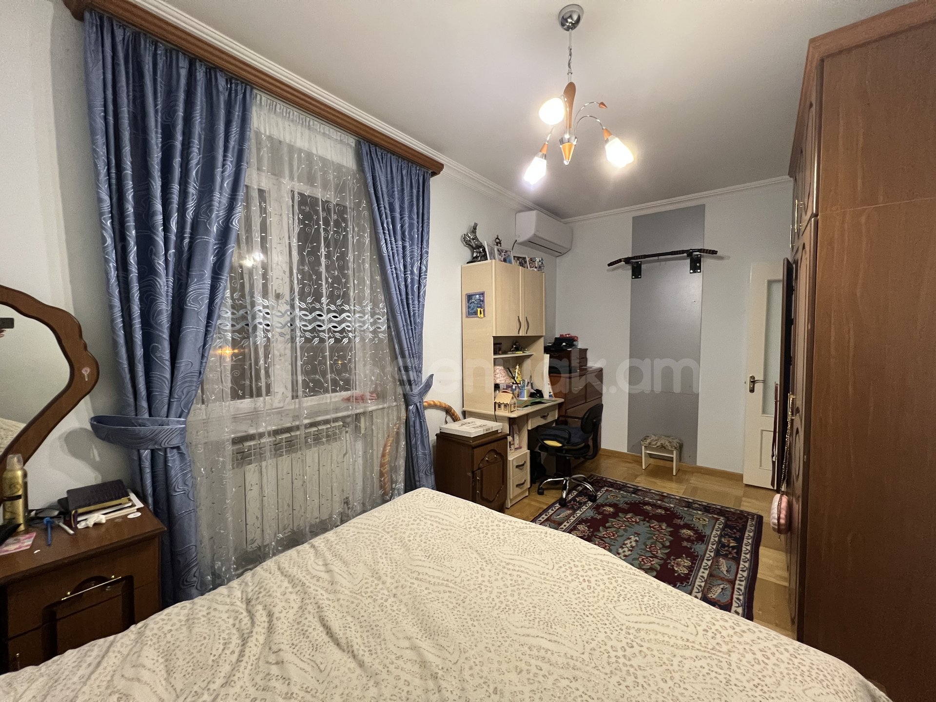 3 Սենյականոց Բնակարան Քարե Շենքում, 77քմ, 4/5 հարկ, Կապիտալ Վերանորոգված