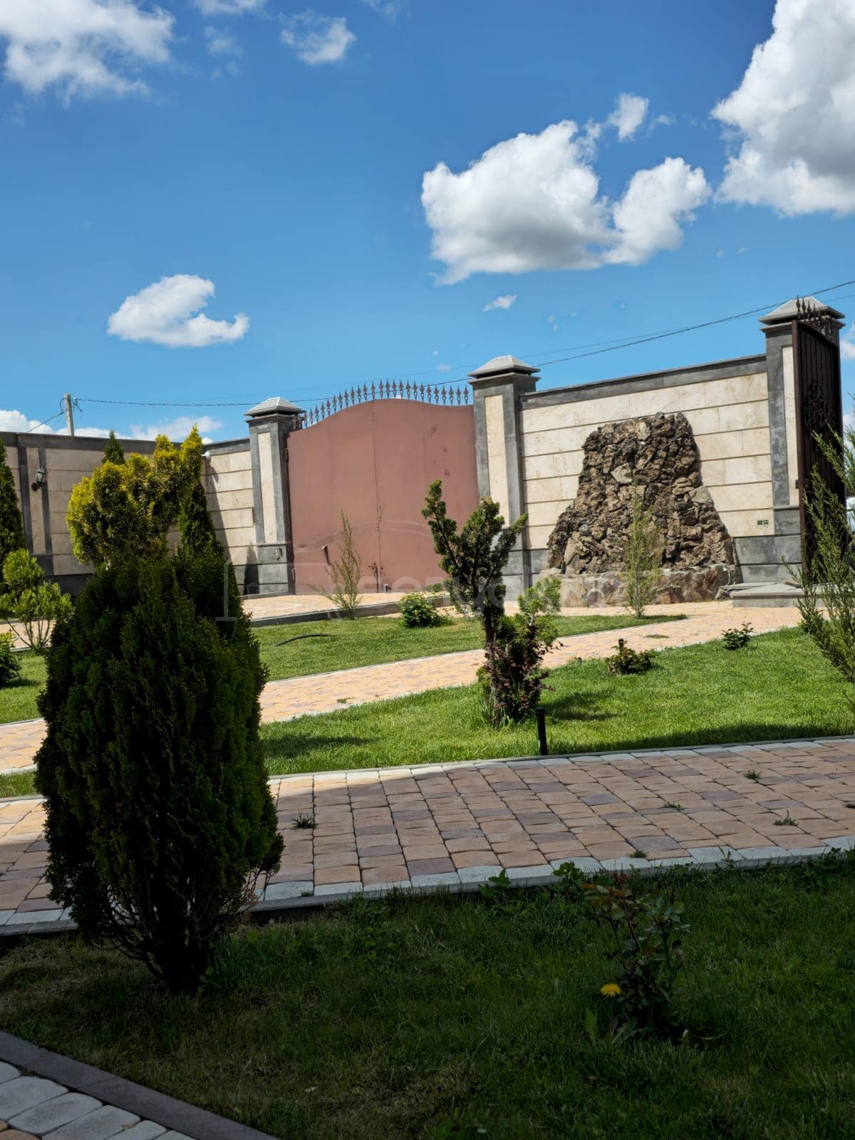 1 Սենյականոց Ամառանոց, 100քմ, Լողավազանով