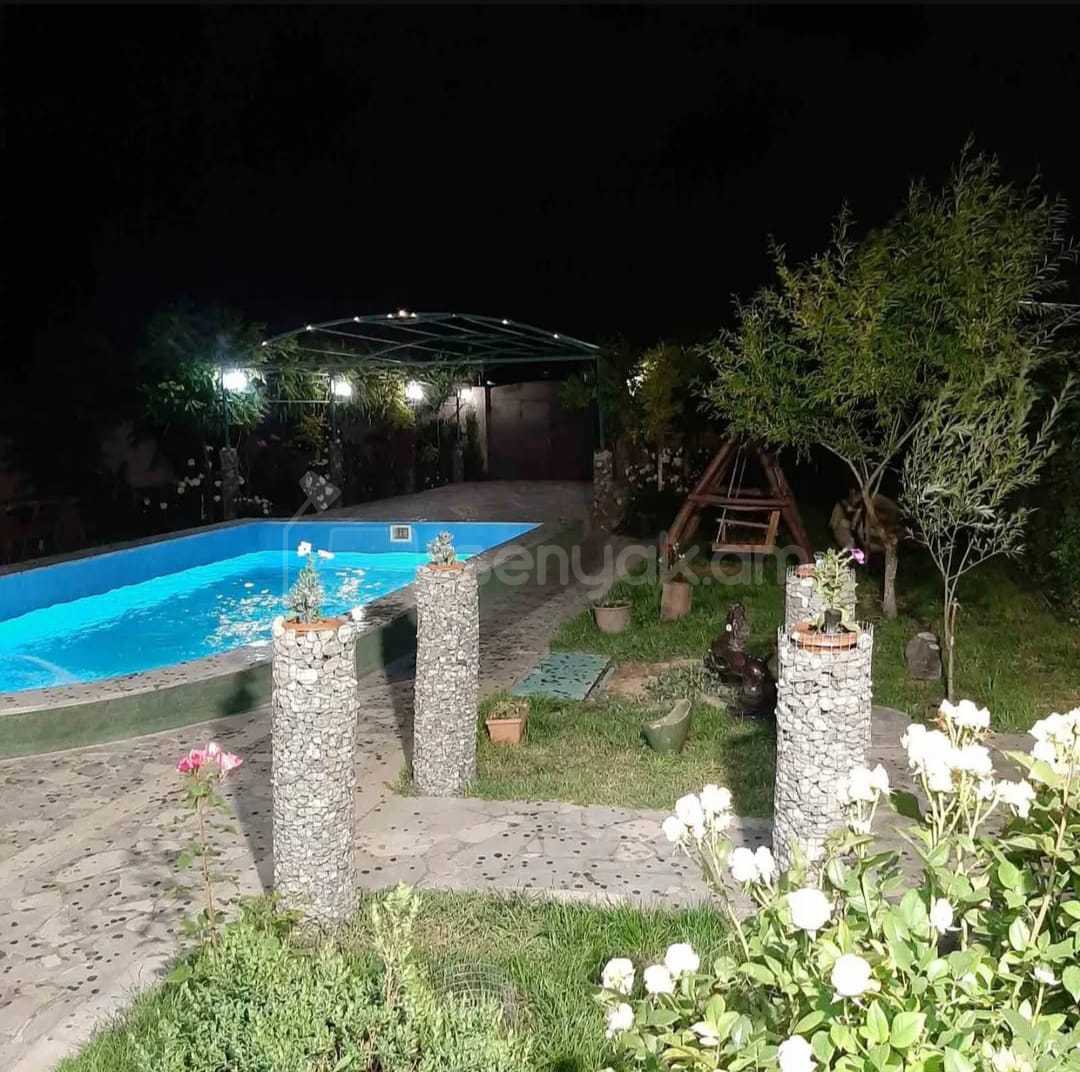 1 Սենյականոց Նորակառույց Շքեղ Առանձնատուն, 1100քմ, Լողավազանով