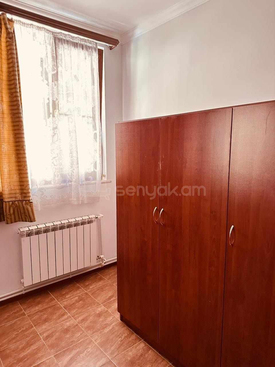 2 Սենյականոց Բնակարան Քարե Շենքում, 50քմ, 2/2 հարկ, Կապիտալ Վերանորոգված, Կահավորված