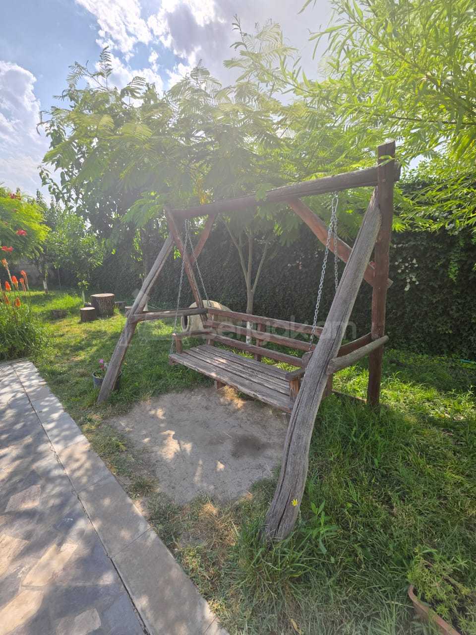 1 Սենյականոց Շքեղ Առանձնատուն, 1100քմ, Լողավազանով