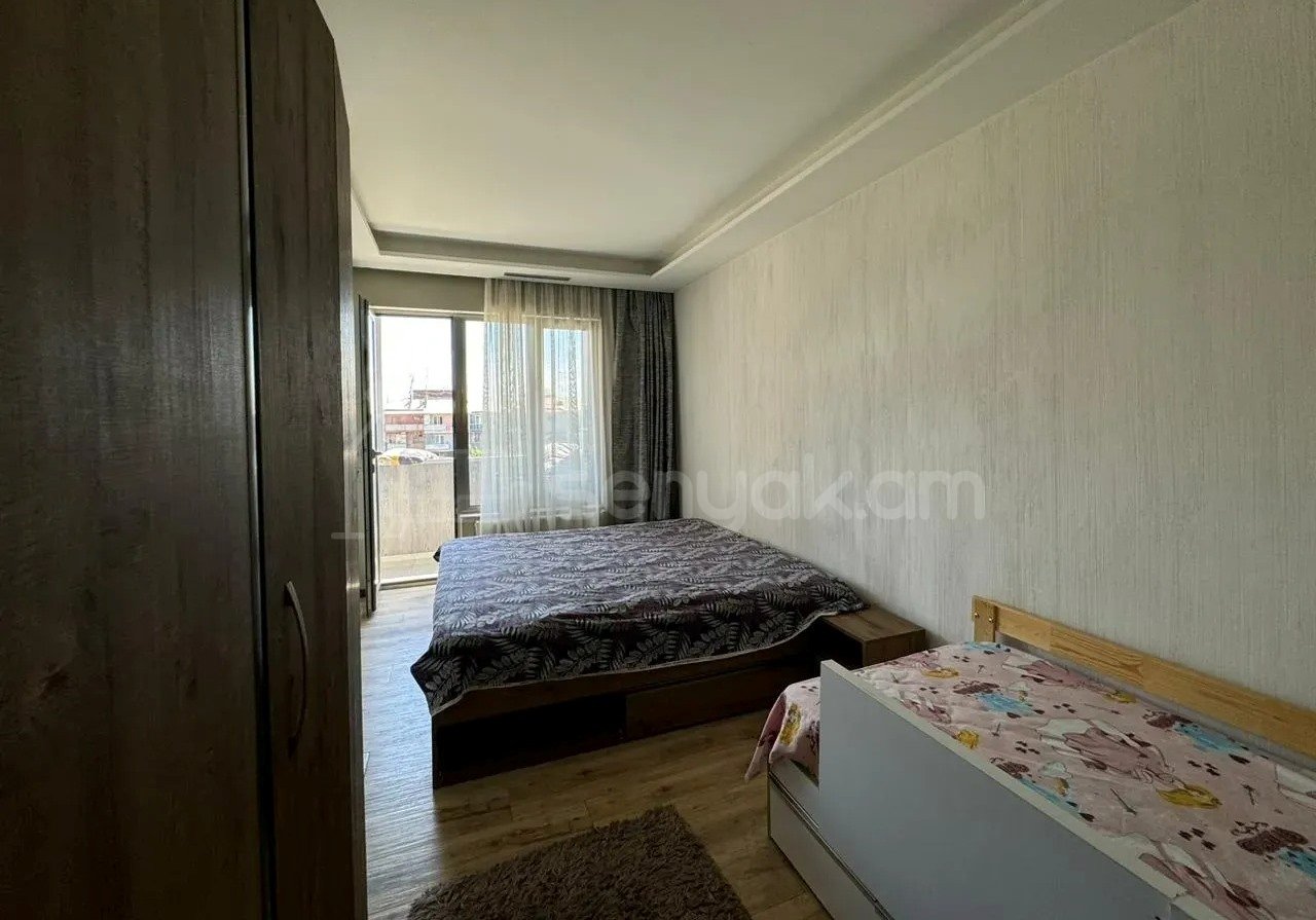 3 Սենյականոց Բնակարան Քարե Շենքում, 100քմ, 4/5 հարկ, Կապիտալ Վերանորոգված