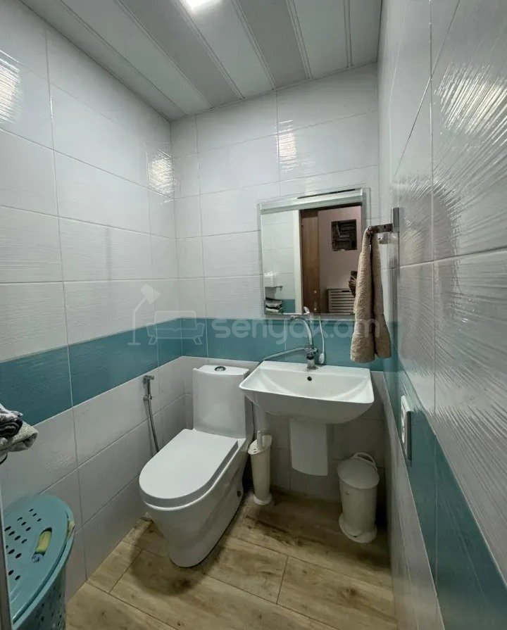 3 Սենյականոց Բնակարան Քարե Շենքում, 100քմ, 4/5 հարկ, Կապիտալ Վերանորոգված