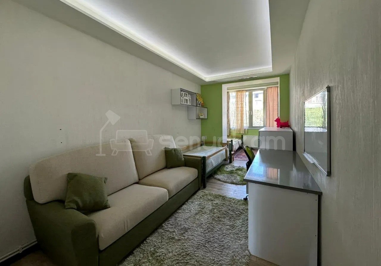 3 Սենյականոց Բնակարան Քարե Շենքում, 100քմ, 4/5 հարկ, Կապիտալ Վերանորոգված