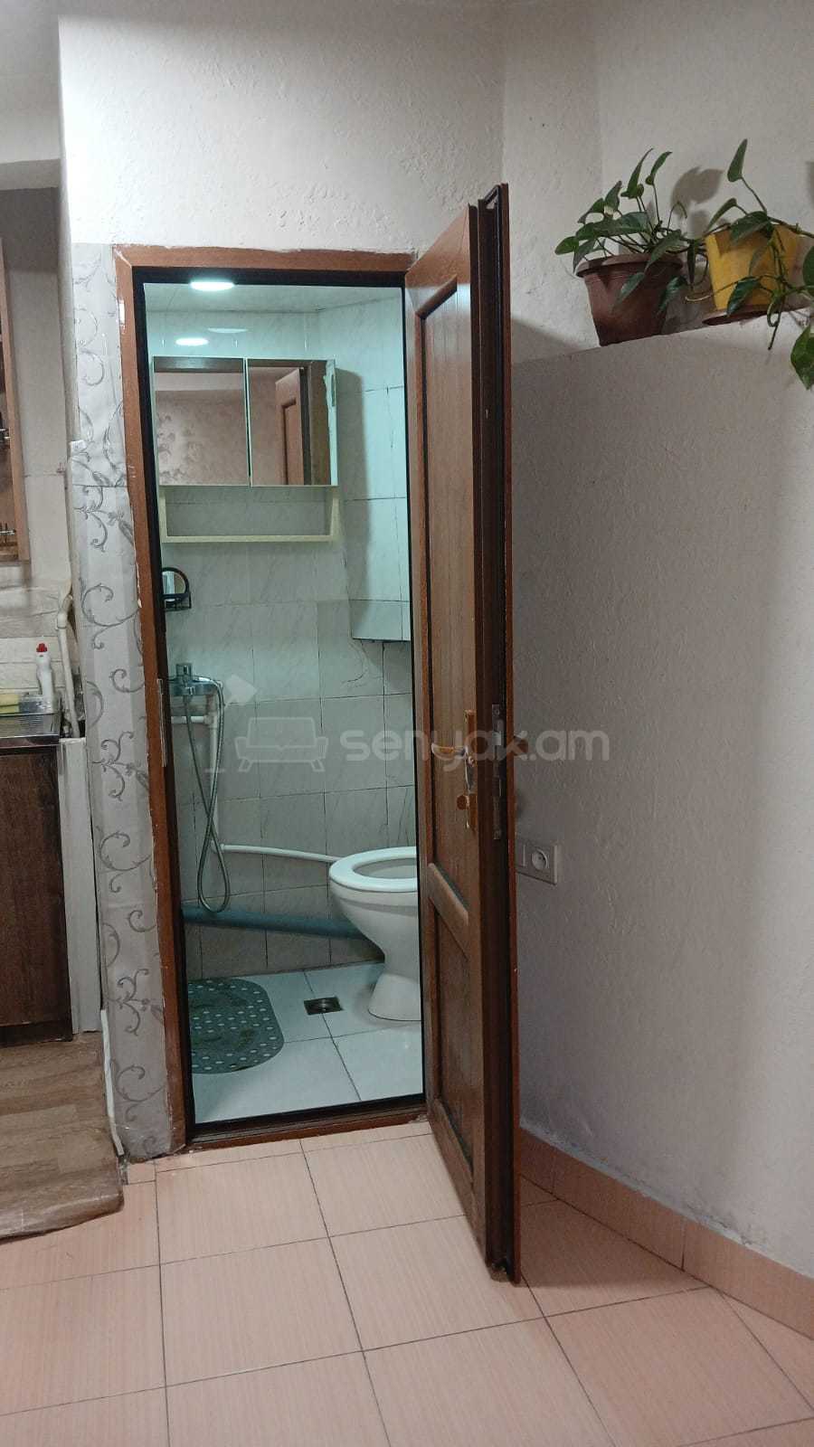 1 Սենյականոց Բնակարան, 35քմ, 1/3 հարկ, Նորմալ Վիճակում
