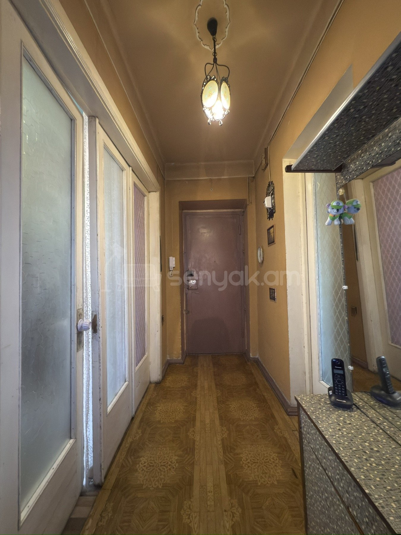 3 Սենյականոց Բնակարան Քարե Շենքում, 86քմ, 3/5 հարկ, Պետական Վիճակում