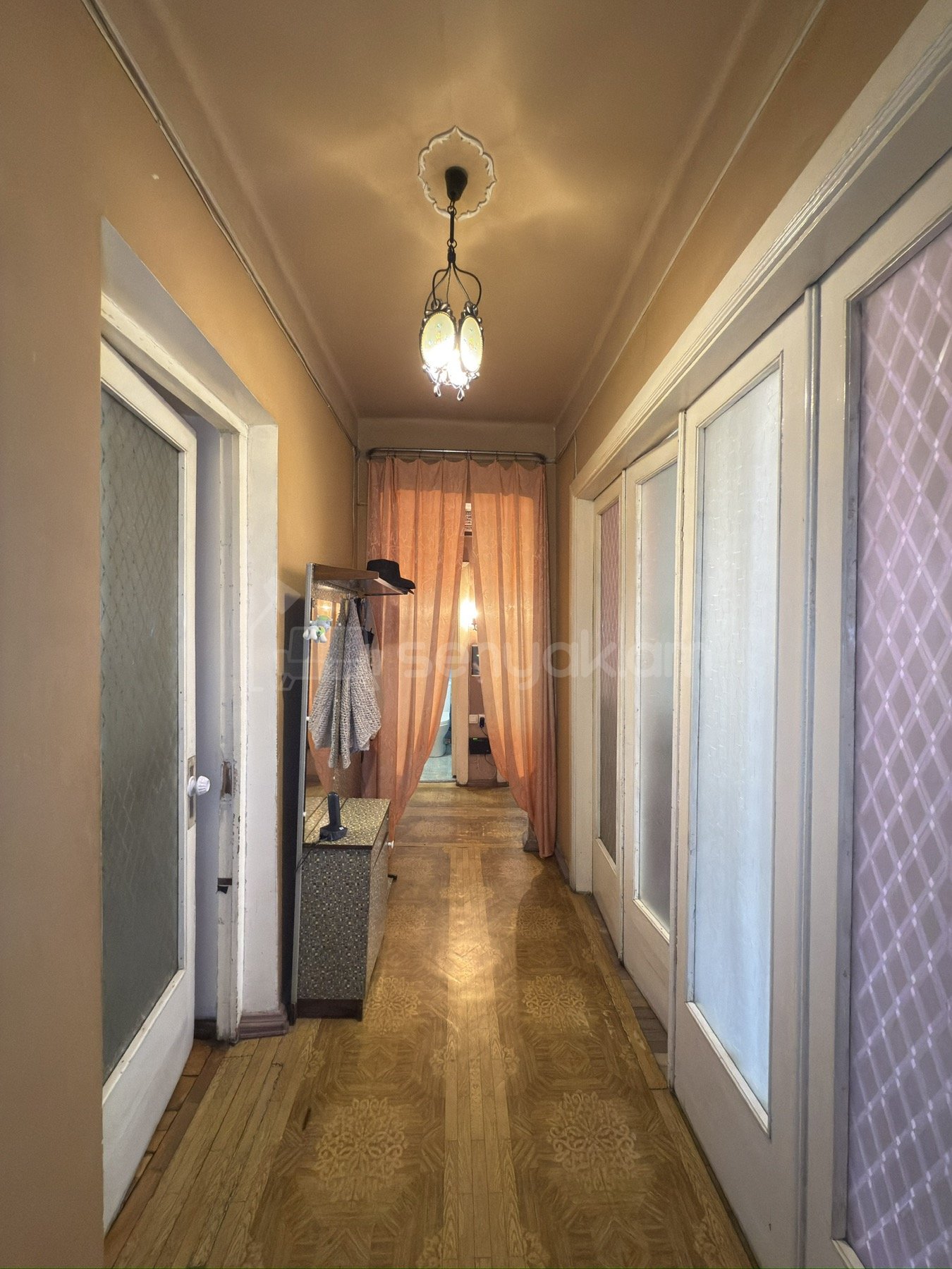 3 Սենյականոց Բնակարան Քարե Շենքում, 86քմ, 3/5 հարկ, Պետական Վիճակում