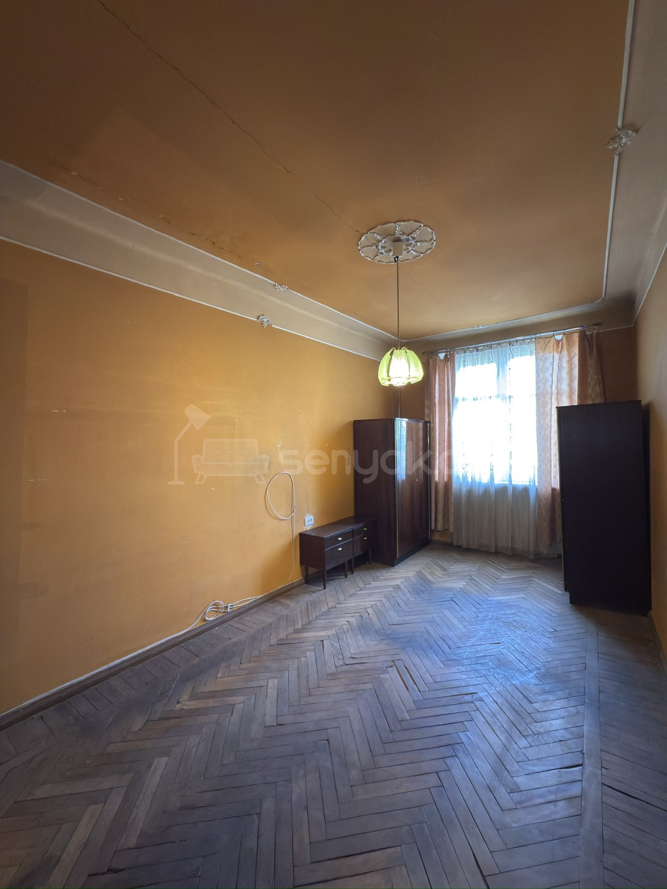 3 Սենյականոց Բնակարան Քարե Շենքում, 86քմ, 3/5 հարկ, Պետական Վիճակում