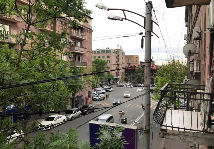 3 Սենյականոց Բնակարան, 134քմ, 2/3 հարկ, Կապիտալ Վերանորոգված