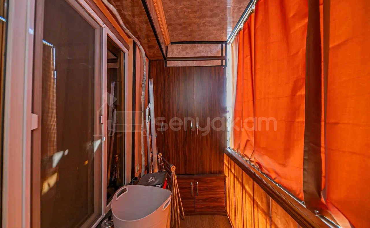 3 Սենյականոց Բնակարան Քարե Շենքում, 95քմ, 5/5 հարկ, Կապիտալ Վերանորոգված