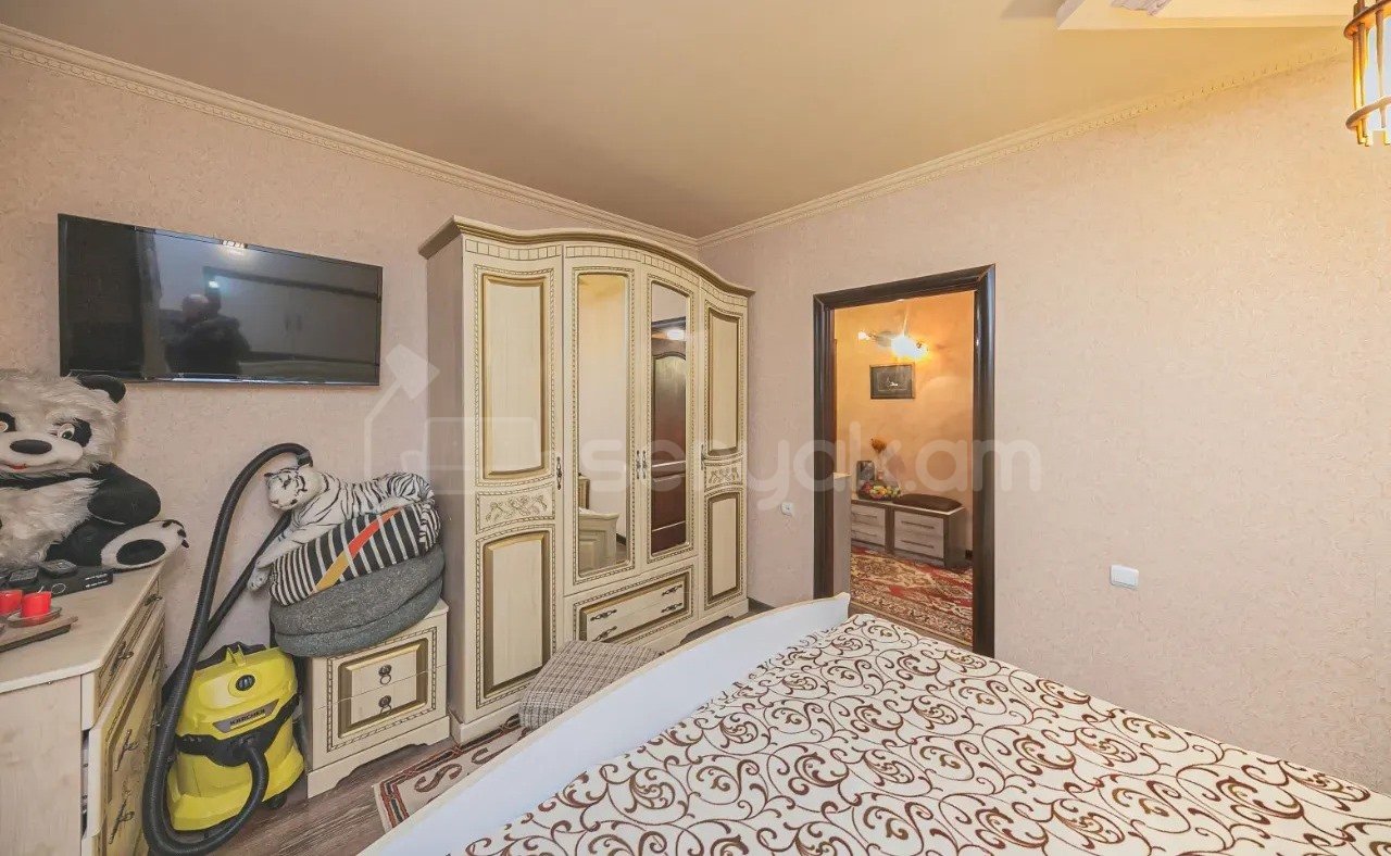 3 Սենյականոց Բնակարան Քարե Շենքում, 95քմ, 5/5 հարկ, Կապիտալ Վերանորոգված