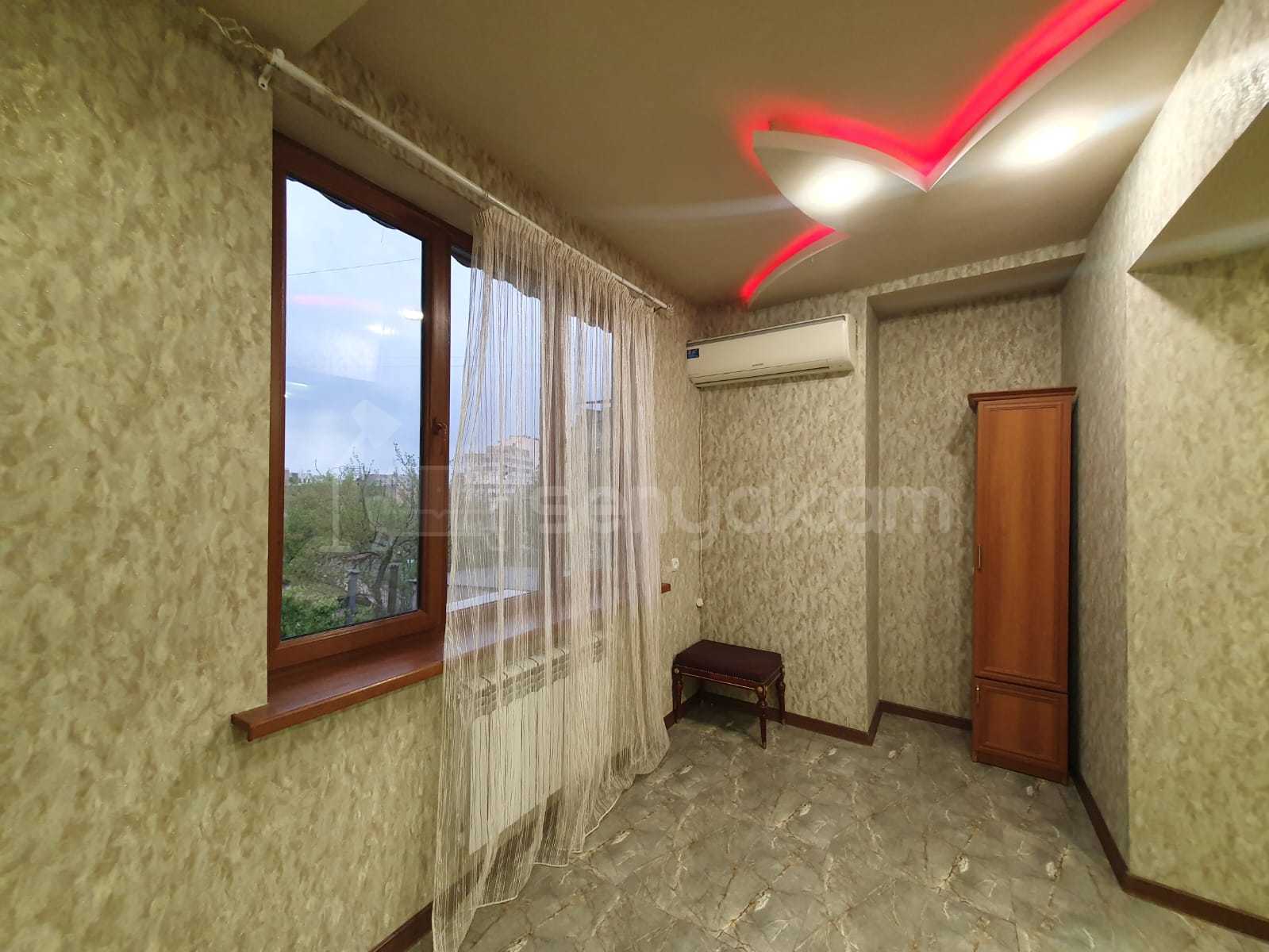 2 Սենյականոց Բնակարան Քարե Շենքում, 50քմ, 2/5 հարկ, Կապիտալ Վերանորոգված, Կահավորված, Արևկող