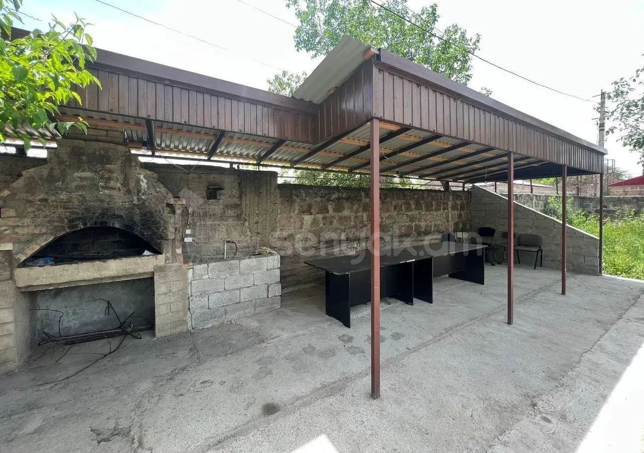 5 Սենյականոց Սեփական Տուն, 300քմ, Նորմալ Վիճակում, Ավտոտնակով