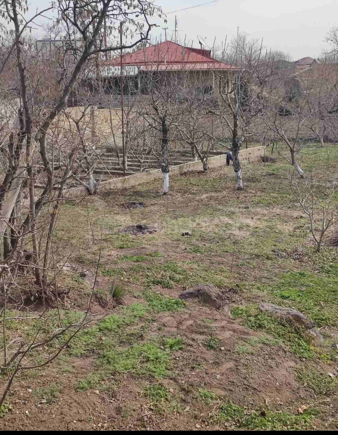 4 Սենյականոց Բնակարան Քարե Շենքում, 340քմ, 1/1 հարկ, Զրոյական Վիճակում