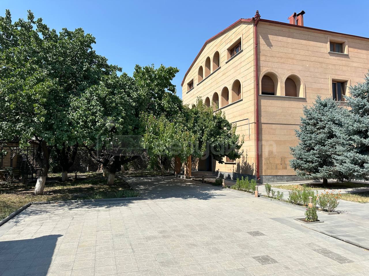 8 Սենյականոց Սեփական Տուն, 580քմ, Կապիտալ Վերանորոգված