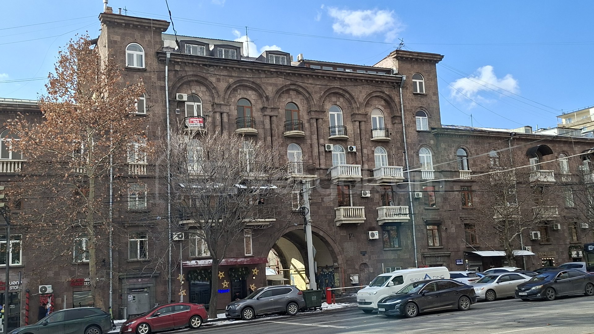 1 Սենյականոց Բնակարան Քարե Շենքում, 34քմ, 5/6 հարկ, Կապիտալ Վերանորոգված